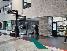 エスカレーターで1階へ※エレベーター（北2）もご利用いただけます