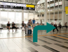 JR大阪駅３階橋上改札口を出て右手に進む